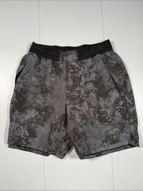 lululemon athletica Men's Gray and Black Camo-Print Athletic Shorts